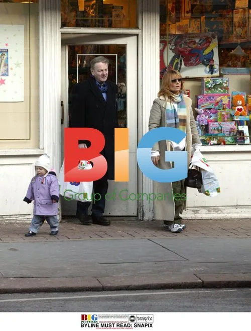 Gaby Roslin and family shopping