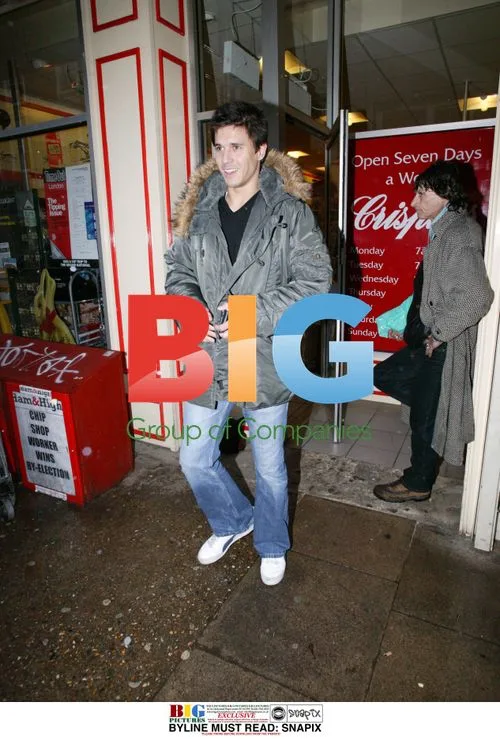 Rachel Stevens and Jeremy Edwards shopping