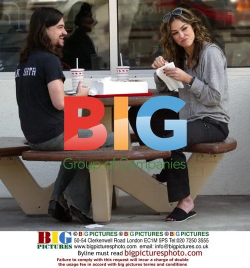 'Soprano's' star Drea De Matteo enjoys In'N'Out Burger