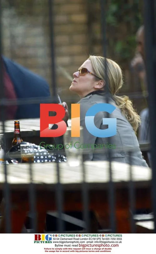 Edith Bowman buys newspaper, visits pub