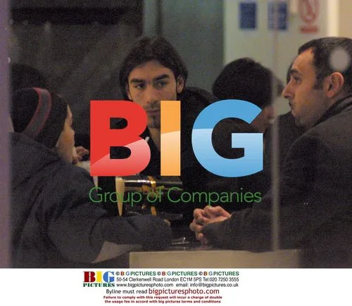 Robert Pires Relaxes with Friends in London Cafe