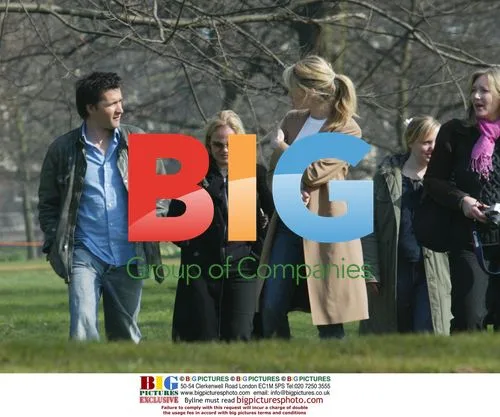 Alastair MacKenzie Charms Fans in Hyde Park