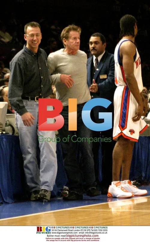 Calvin Klein interrupts Knicks-Raptors game