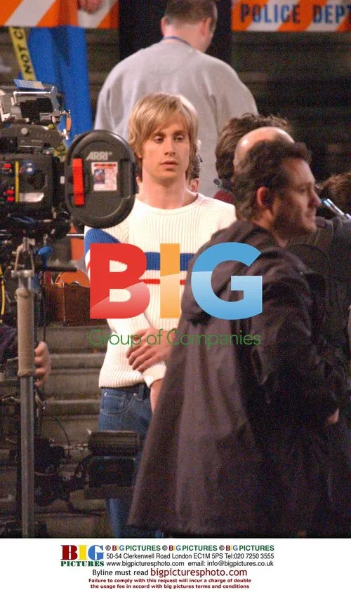 Freddie Prinze Jr. on Scooby Doo Set