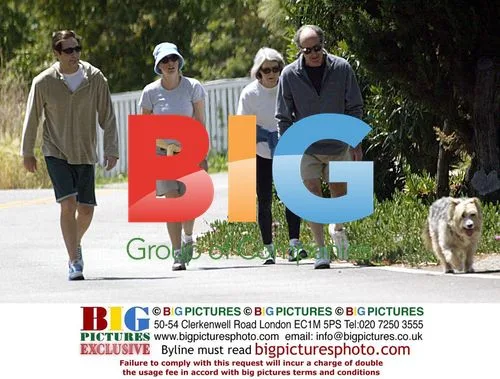 David Duchovny and Tea Leoni with family
