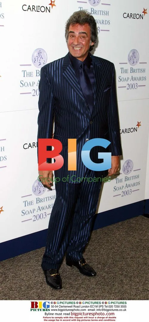 Jessica Alba Arrives at Charity Gala