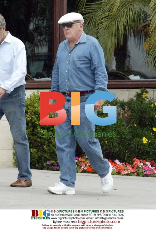 Anthony Hopkins Shopping in Santa Monica