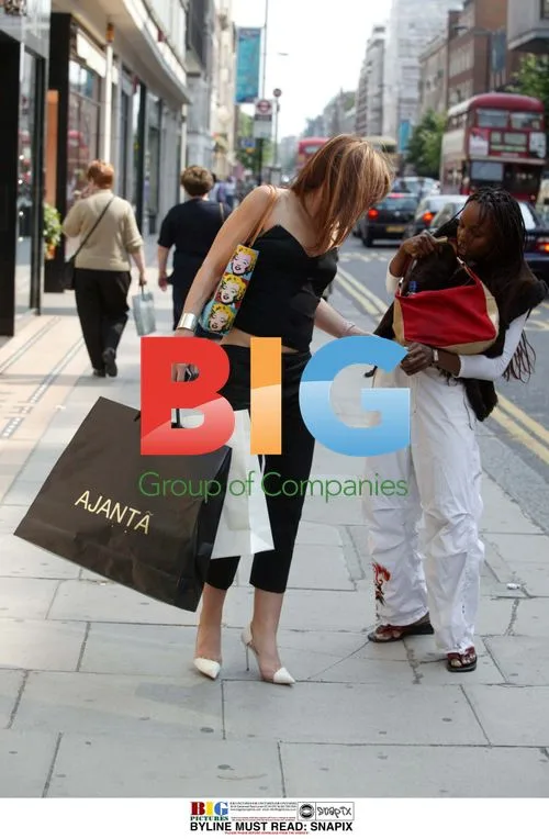 Tara Palmer Tomkinson Shopping in London