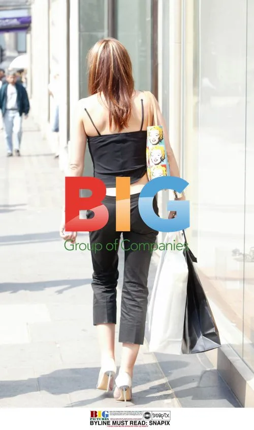 Socialite Tara Palmer-Tomkinson out shopping