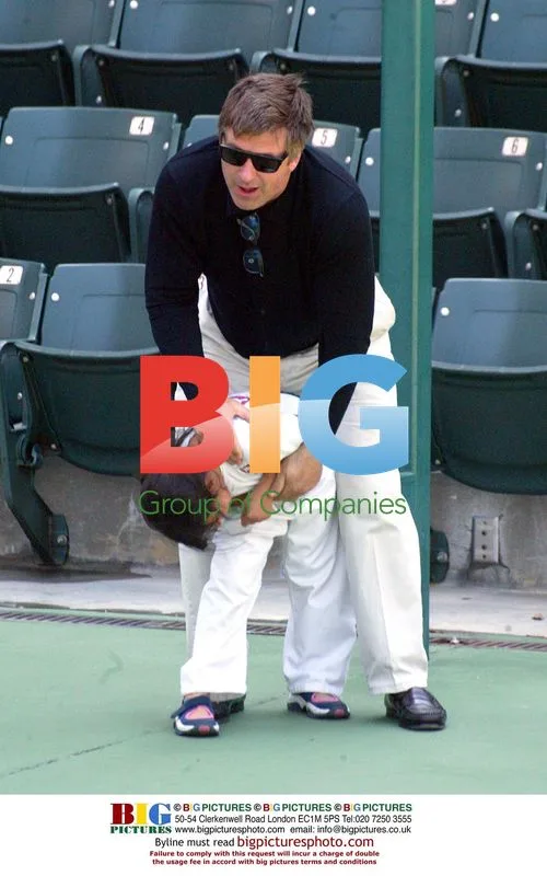 Alec Baldwin with daughter Ireland at park