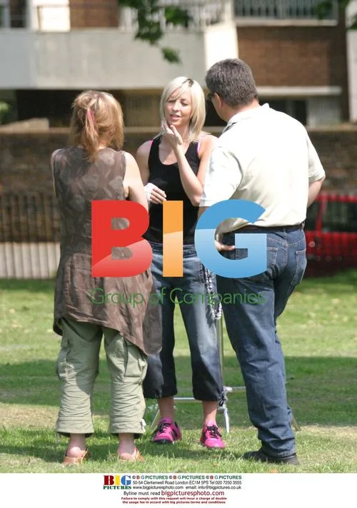 Nicole and Natalie Appleton filming video