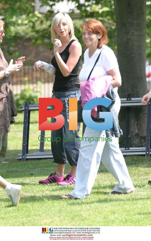 Nicole and Natalie Appleton Filming Music Video