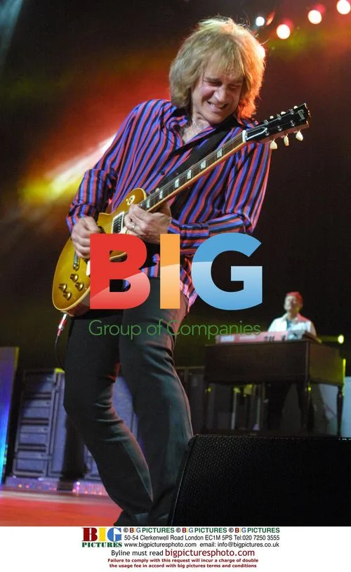 Musician DAVE AMATO performs with REO Speedwagon