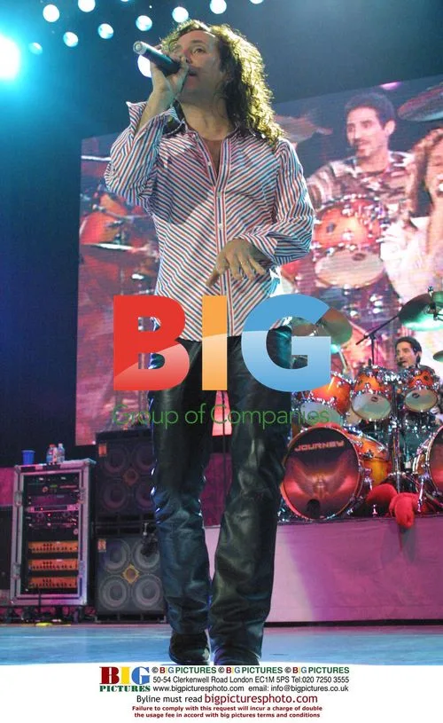 Steve Augeri Performs with Journey