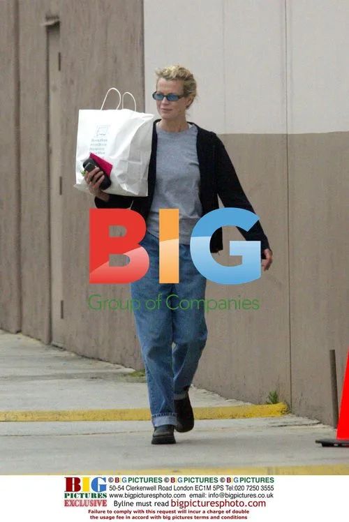 Kim Basinger in the Valley