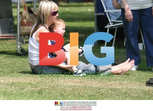 Nicole Appleton and Son Gene on Video Set