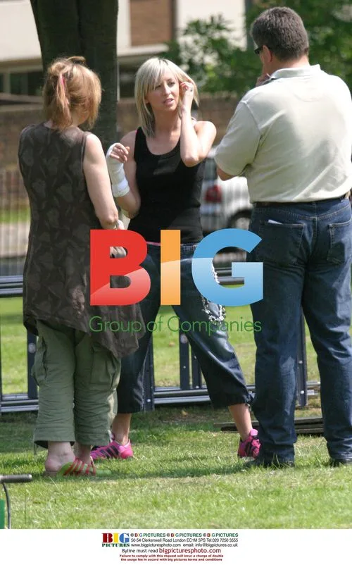 Nicole and Natalie Appleton on Video Set