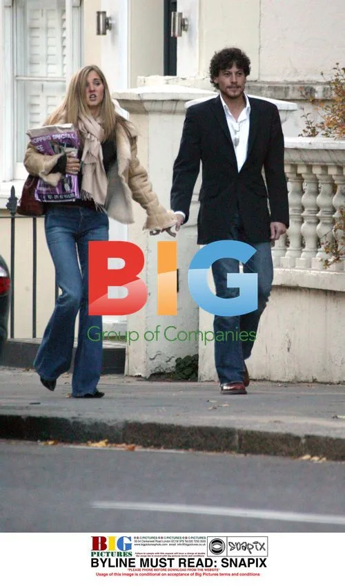 Ioan Gruffudd and Girlfriend Shopping
