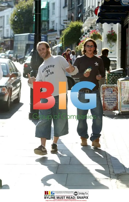 Singers Ritchie and Jason Spend Afternoon Together in London