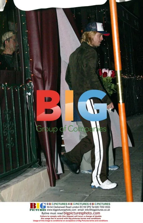 Bradd Pitt leaving Il Sole restaurant