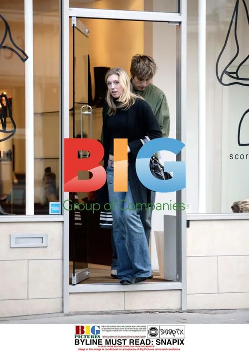 Busted's Charlie Simpson Shopping With Girlfriend