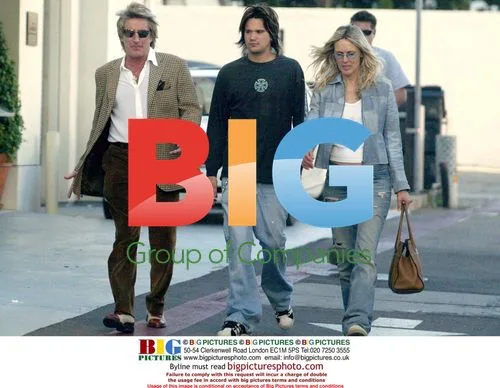 Rod Stewart and family shopping
