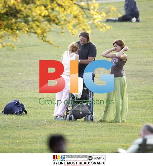 Isla Fisher and Sasha Baron Cohen Enjoy Park Day