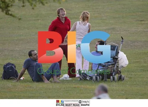 Isla Fisher and Sasha Baron Cohen in Park