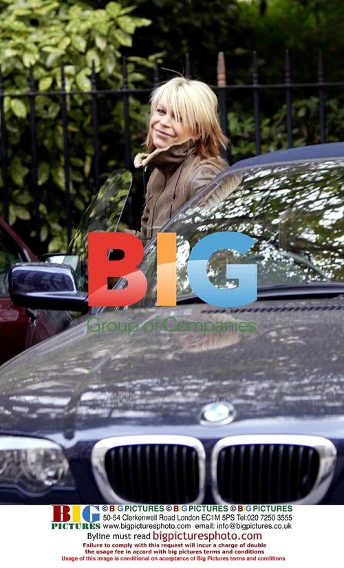 Leslie 'Lips' Ash Shopping in London
