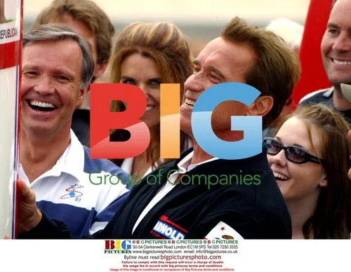 Arnold Schwarzenegger Campaigns with Family