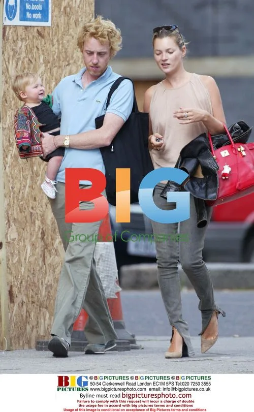 Kate Moss shops with daughter Lila Grace