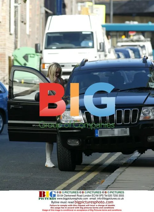 Jennifer Ellison Washes Car in London