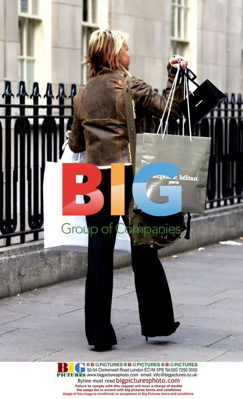 Leslie 'Lips' Ash Shopping on Sloane St