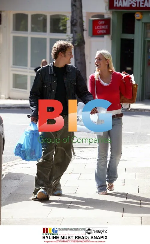 Joe Washbourne out shopping with girlfriend