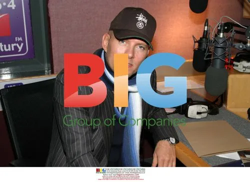 Matt Goss Performs Acoustic Song