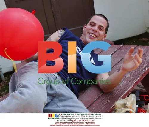 Steve-O enjoys nitrous oxide