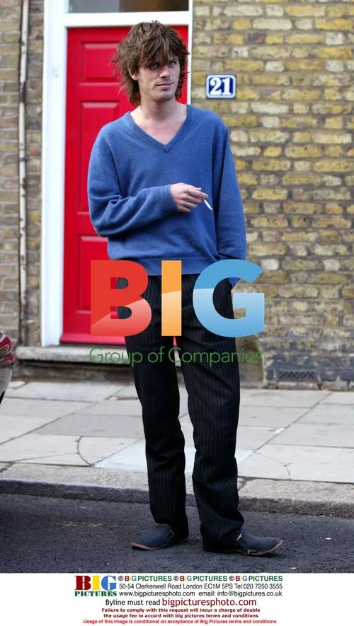 Sadie Frost and boyfriend shop for party supplies