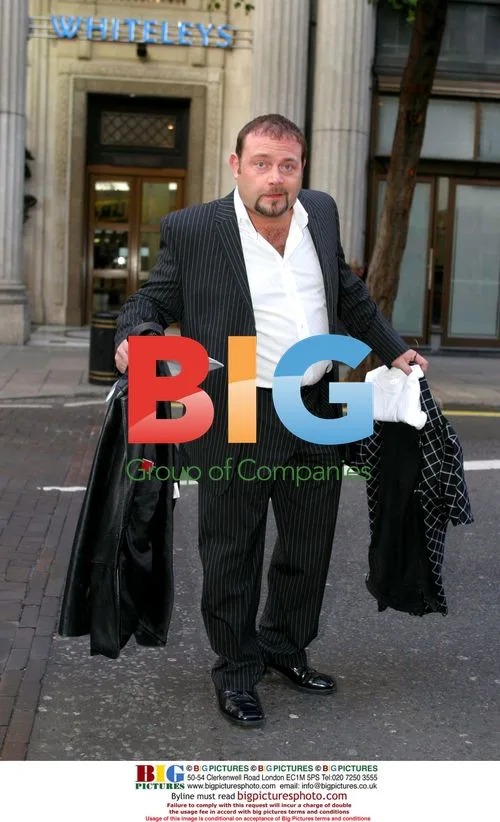 John Thompson Leaves Bayswater Shopping