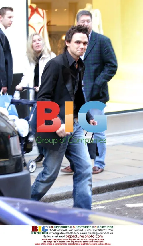 Gareth Gates goes shopping on Bond Street