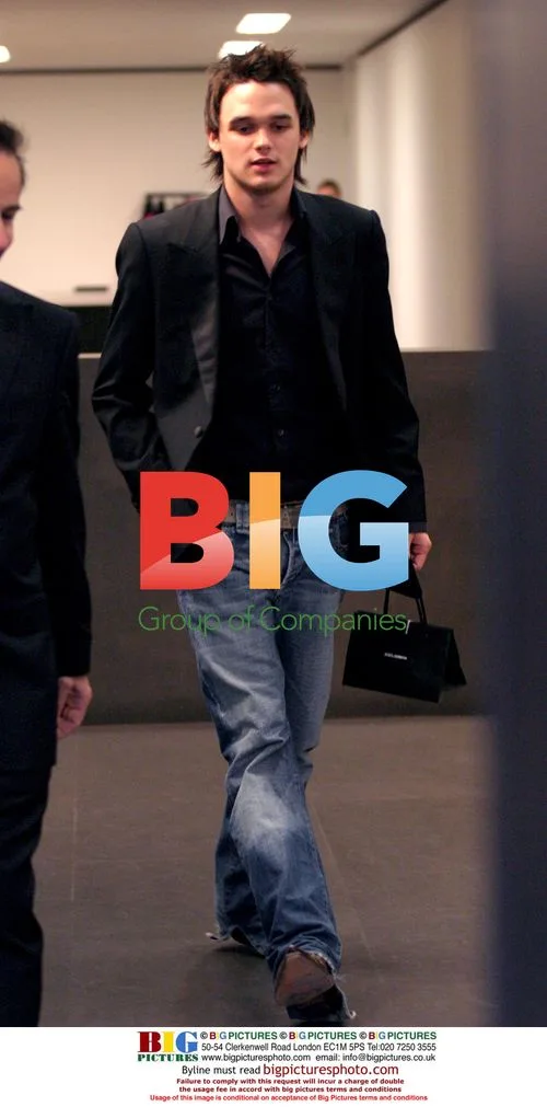 Gareth Gates shopping at Dolce and Gabbana