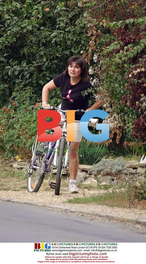 Lorraine Kelly Bike Ride with Family