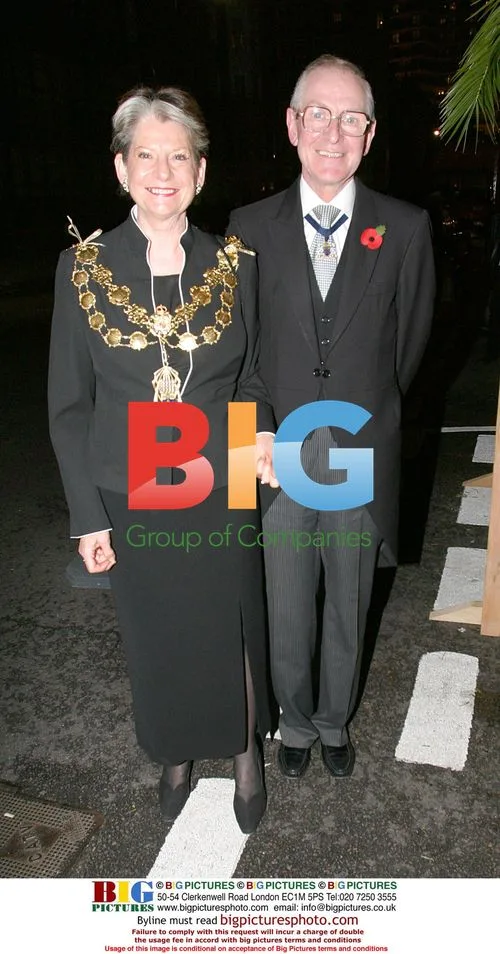 Lord Mayor and Husband at Boutique Launch