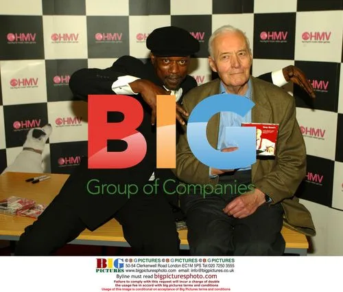 Tony Benn promotes debut album at HMV