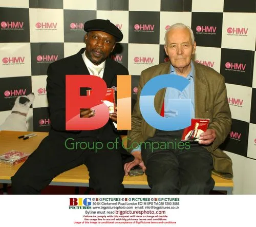 Tony Benn promotes album at HMV