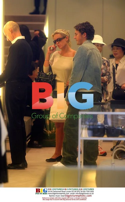 TV Actress Davina Taylor Shopping on Bond Street