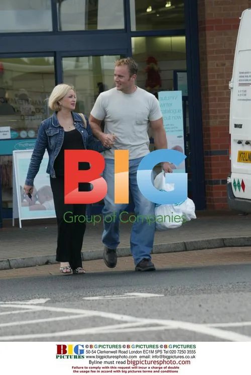Warren Furman and pregnant girlfriend out shopping