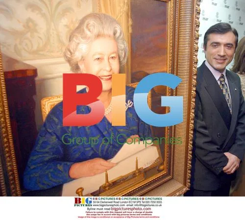 Spanish Painter Antonio Montiel Meets Queen Elizabeth