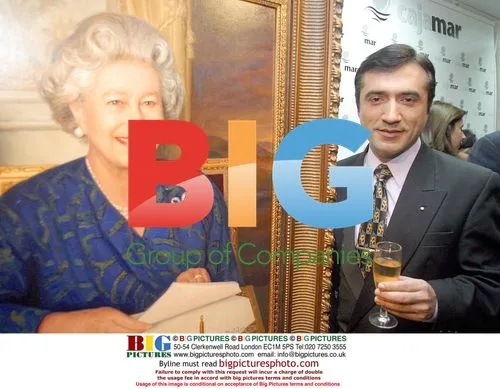 Painter Antonio Montiel Meets Queen Elizabeth II