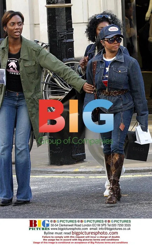 Lil' Kim goes shopping in West London