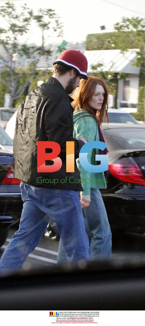 Julianne Moore Pre-Academy Award Shopping